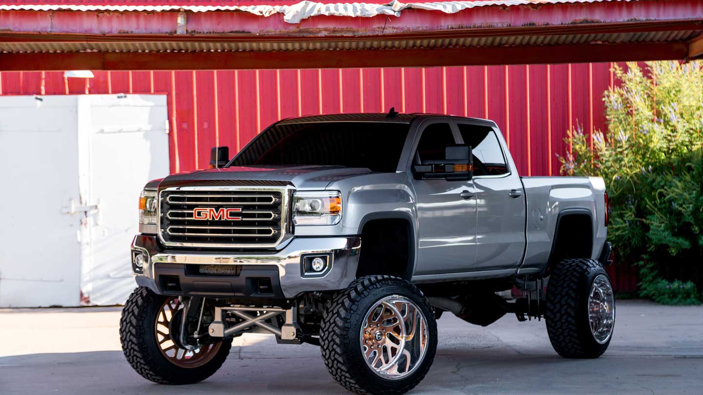 Best-Four-Truck-Accessories-for-Summer-Days-on-selfgrowth