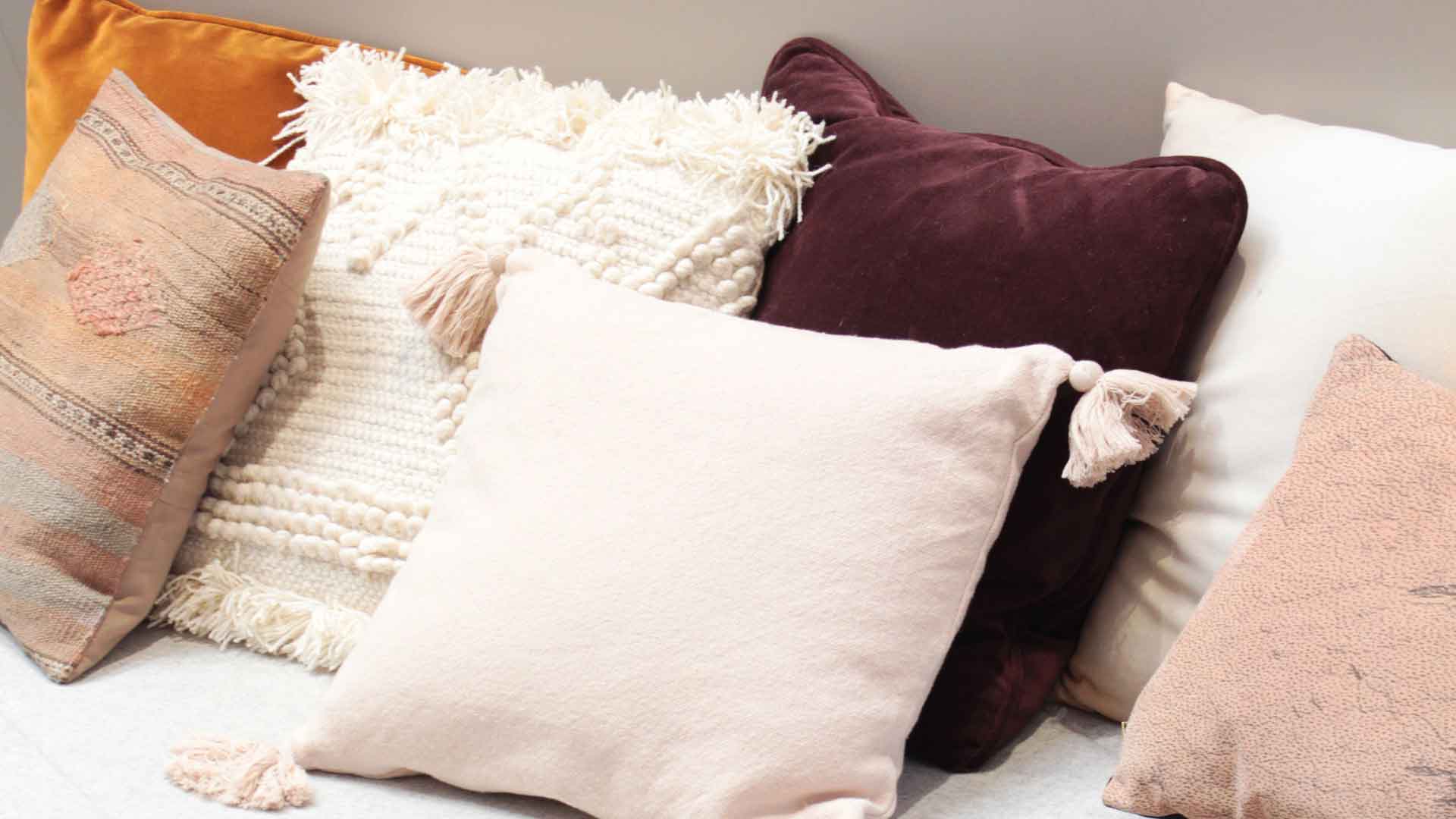 You-Should-Know-While-Buying-Throw-Pillows-on-SelfGrowth