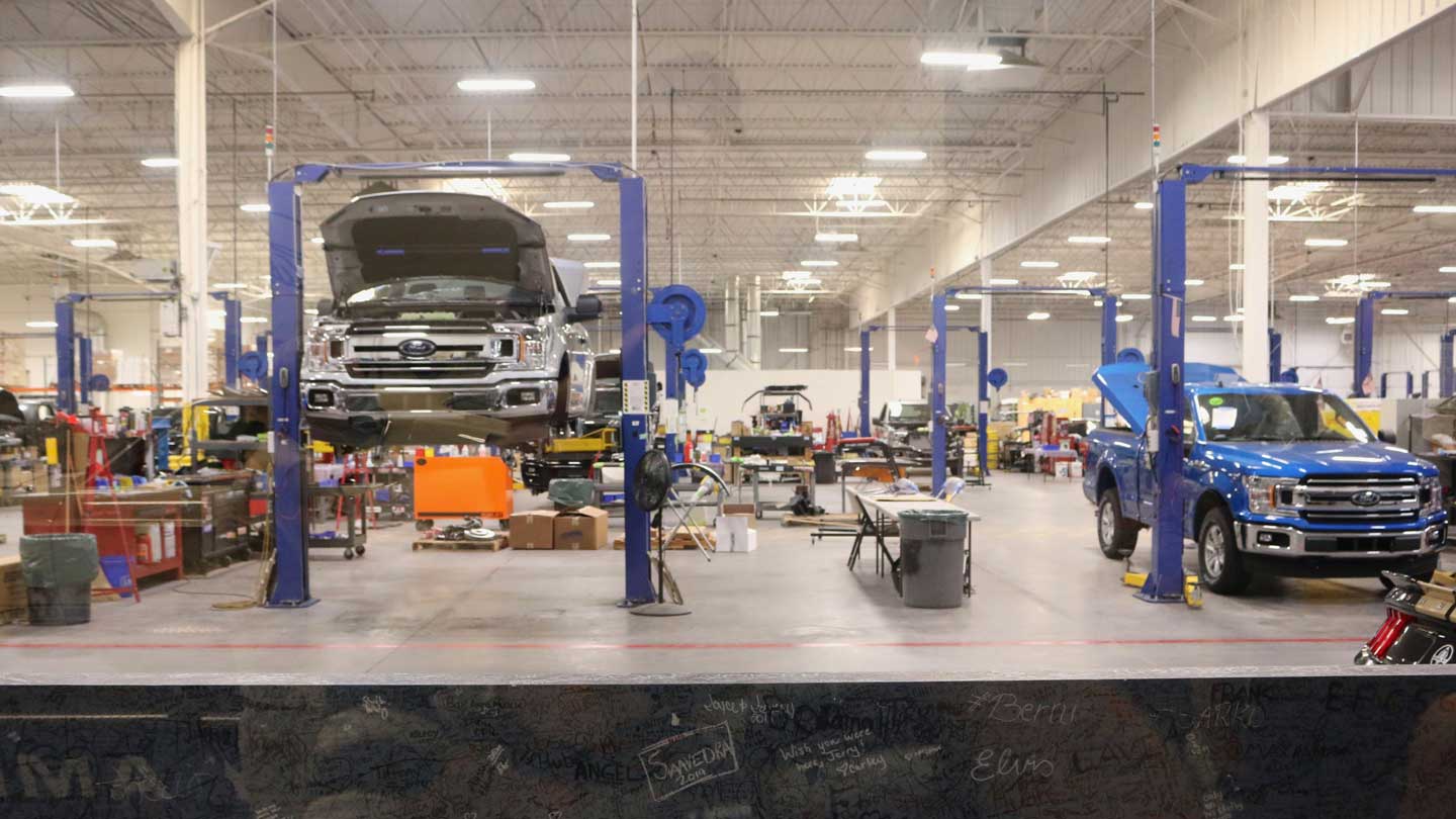 Ways-to-Set-a-DIY-Vehicle-Repair-Workbench-in-a-Garage-on-selfgrowth