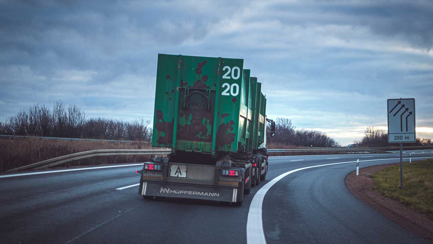 Why-You-Should-Own-A-Commercial-Truck-For-Business-Use-on-selfgrowth