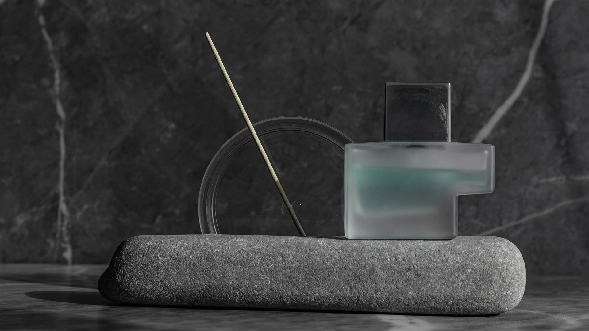 Home-Fragrance-Options-That-Smell-Expensive-On-SelfGrowth